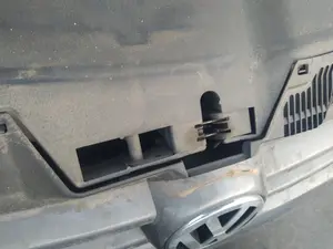 Foto de CERRADURA CAPO VOLKSWAGEN GOLF V (1K1)(10.2003) 1.9 TDI (105 CV / 77 KW) referencia 1K1823509E