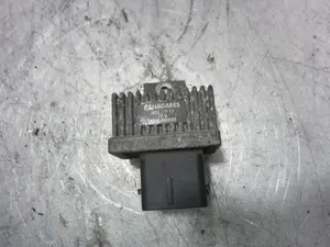 Foto de CAJA PRECALENTAMIENTO NISSAN CABSTAR E 3.0 Diesel (120 CV / 88 KW) referencia 9640469680 foto 13