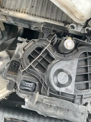 Foto de FARO DERECHO BMW SERIE 1 BERLINA (E81/E87) 2.0 Turbodiesel CAT (143 CV / 105 KW) foto 4