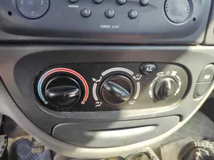 Foto de MANDO CALEFACCION / AIRE ACONDICIONADO RENAULT MEGANE I FASE 2 COUPE (DA...) 1.9 dCi Diesel CAT (102 CV / 75 KW) referencia 69427001 foto 2