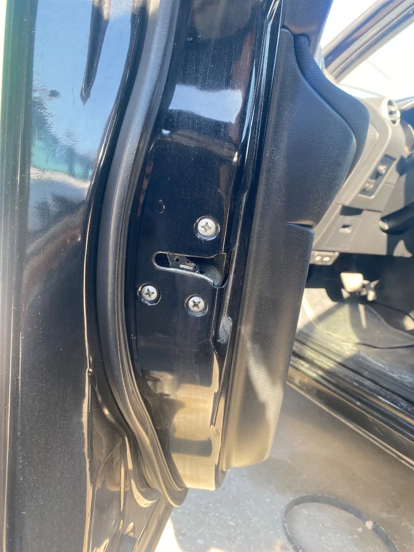 Foto de CERRADURA PUERTA DELANTERA IZQUIERDA NISSAN QASHQAI (J10) 2.0 16V CAT (141 CV / 104 KW)