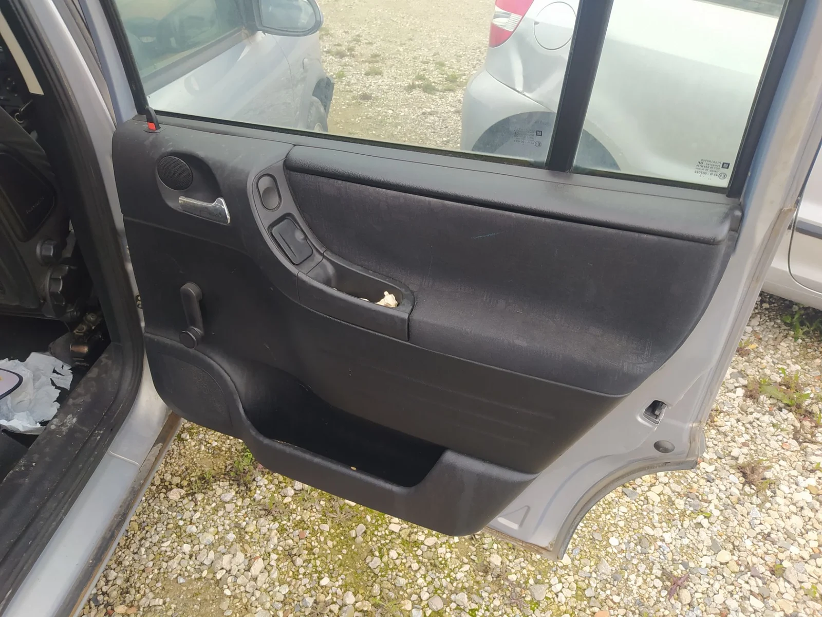 Foto de MANETA INTERIOR TRASERA DERECHA OPEL ZAFIRA A 2.0 DTI (101 CV / 74 KW)