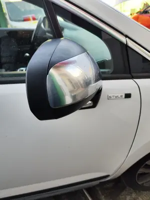 Foto de RETROVISOR DERECHO PEUGEOT 3008 1.6 Blue-HDI FAP (120 CV / 88 KW) foto 3