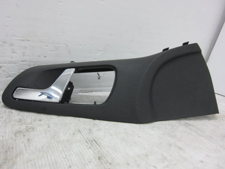 Foto de MANETA INTERIOR DELANTERA IZQUIERDA SKODA OCTAVIA COMBI (1U5) 1.9 TDI (101 CV / 74 KW) referencia 1U0837247B