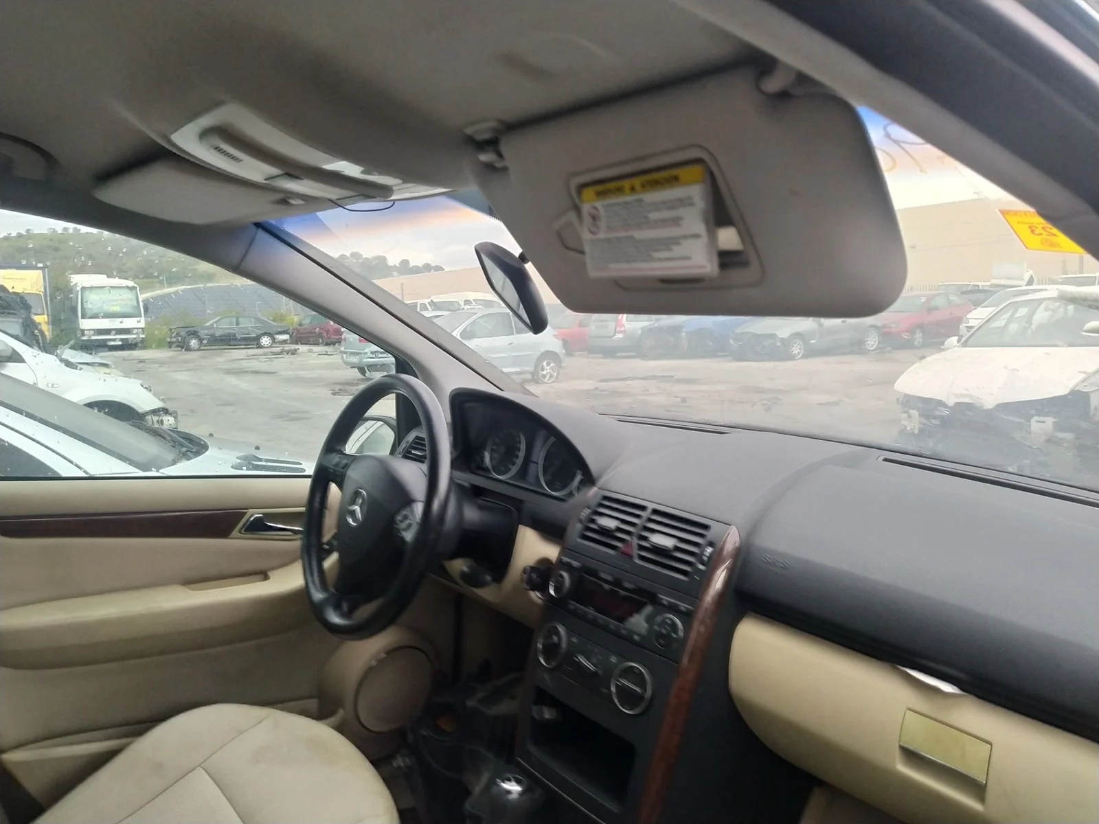 Foto de PARASOL IZQUIERDO MERCEDES-BENZ CLASE A (BM 169) 1.5 CAT (95 CV / 70 KW)