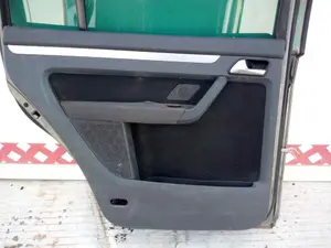 Foto de GUARNECIDO PUERTA TRASERA IZQUIERDA VOLKSWAGEN TOURAN (1T2) 1.9 TDI (105 CV / 77 KW)