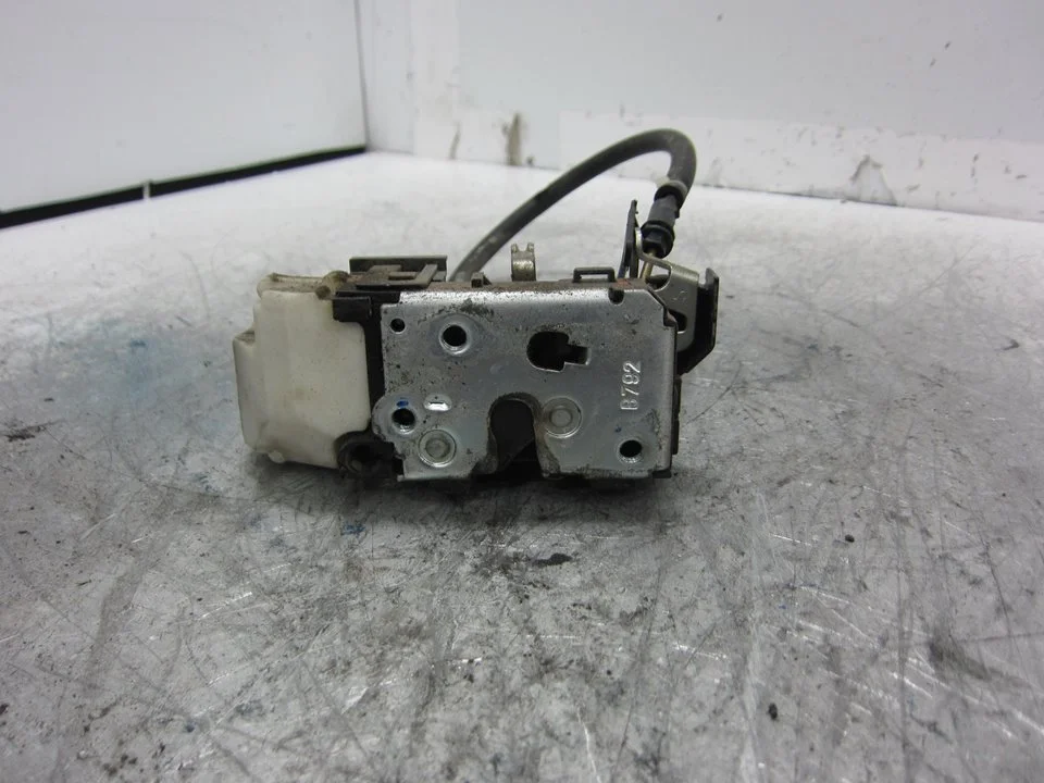 Foto de CERRADURA PUERTA DELANTERA IZQUIERDA FIAT I DOBLÒ (119) 1.9 JTD CAT (105 CV / 77 KW) referencia B792