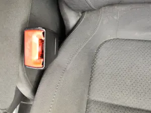Foto de ENGANCHE CINTURON DELANTERO IZQUIERDO VOLKSWAGEN GOLF PLUS V (5M1) 1.9 TDI (105 CV / 77 KW)