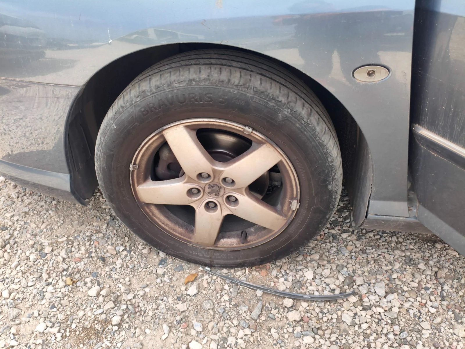 Foto de LLANTA PEUGEOT 407 SW 2.0 16V HDi FAP CAT (RHR / DW10BTED4) (136 CV / 100 KW)