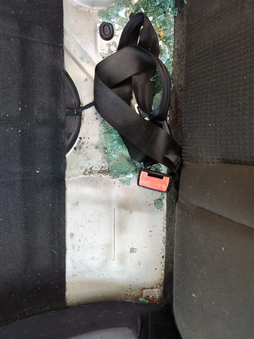 Foto de ENGANCHE CINTURON TRASERO DERECHO VOLKSWAGEN POLO IV (9N1) 1.4 16V (75 CV / 55 KW)