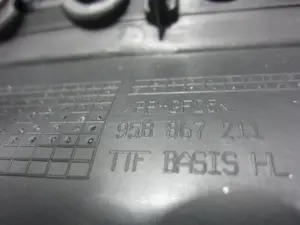 Foto de GUARNECIDO PUERTA TRASERA IZQUIERDA PORSCHE MACAN (95BA) referencia 95B867211 foto 2