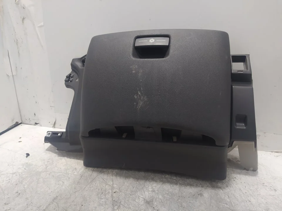 Foto de GUANTERA CITROEN C4 PICASSO 1.6 HDi FAP (112 CV / 82 KW) referencia 9654110677