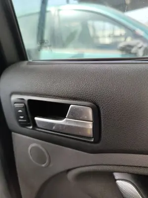 Foto de MANDO ELEVALUNAS TRASERO DERECHO FORD C-MAX (CB3)(2007) 1.8 TDCi Turbodiesel CAT (116 CV / 85 KW)