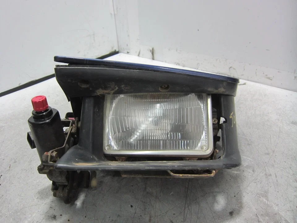 Foto de FARO IZQUIERDO MITSUBISHI 3000 GT (Z10) 3.0 Biturbo (286 CV / 210 KW) referencia MB622713