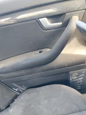Foto de MANDO ELEVALUNAS TRASERO IZQUIERDO AUDI A4 AVANT (8E) 1.9 TDI (131 CV / 96 KW)