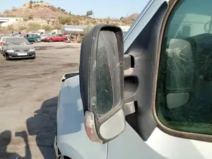 Foto de RETROVISOR IZQUIERDO NISSAN NV400 FURGON (X62) 2.3 dCi Diesel CAT (125 CV / 92 KW) foto 2