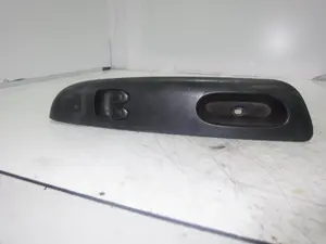 Foto de MANDO ELEVALUNAS DELANTERO IZQUIERDO CHEVROLET MATIZ 0.8 CAT (52 CV / 38 KW) referencia 96563826