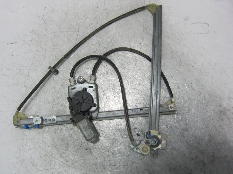 Foto de ELEVALUNAS DELANTERO DERECHO RENAULT LAGUNA II (BG0) 1.9 dCi Diesel CAT (101 CV / 74 KW) referencia 400569T2
