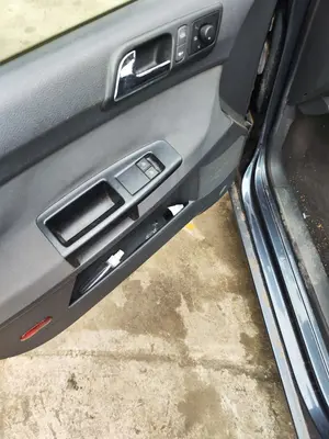 Foto de ELEVALUNAS DELANTERO IZQUIERDO VOLKSWAGEN POLO IV (9N1) 1.4 16V (75 CV / 55 KW) referencia 6Q4837461J