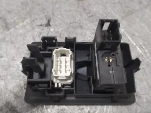 Foto de MANDO REGULACION FAROS RENAULT CLIO III 1.5 dCi Diesel (68 CV / 50 KW) referencia 8200379685 foto 4