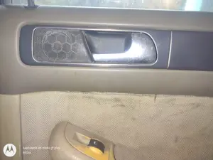 Foto de MANETA INTERIOR TRASERA DERECHA AUDI A6 BERLINA (4B2) 1.9 TDI (131 CV / 96 KW)