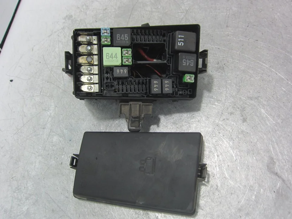 Foto de CAJA RELES / FUSIBLES SEAT LEON (5F1) 1.6 TDI (105 CV / 77 KW) referencia 5Q0907361A
