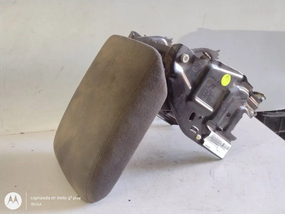 Foto de APOYABRAZOS CENTRAL AUDI A4 AVANT (8K5) 2.0 16V TDI (143 CV / 105 KW) referencia 8K0864283