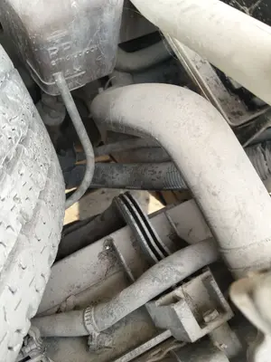 Foto de TUBO PRESION DIRECCION ASISTIDA NISSAN VANETTE CARGO 2.3 Diesel (75 CV / 55 KW)
