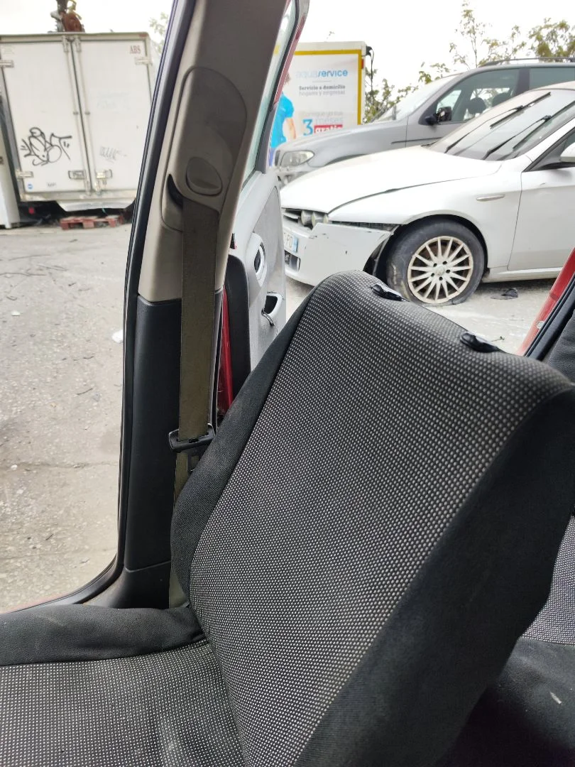 Foto de CINTURON SEGURIDAD DELANTERO DERECHO OPEL CORSA C 1.7 16V DI CAT (Y 17 DTL / LK8) (65 CV / 48 KW) referencia 9226181