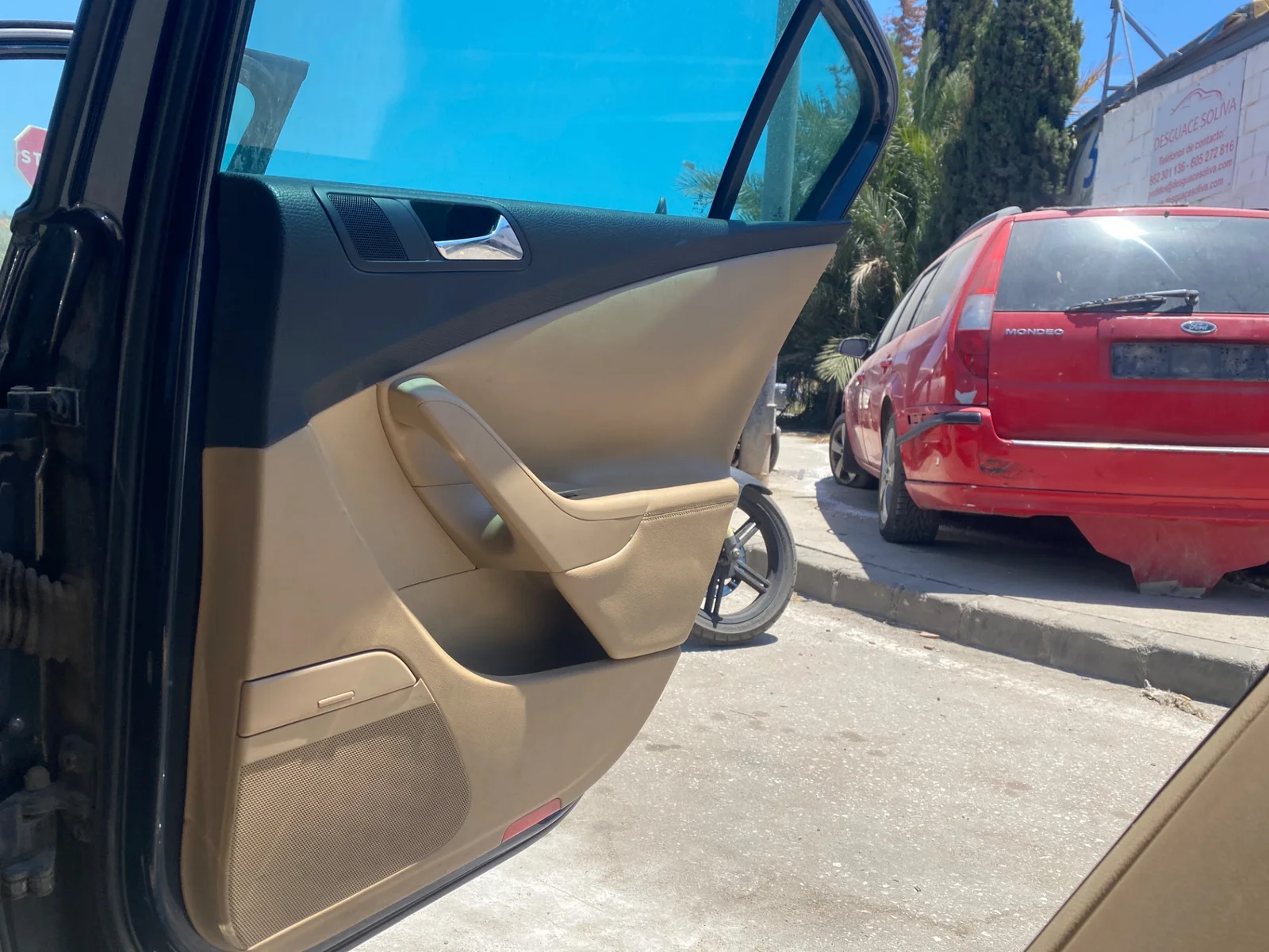 Foto de GUARNECIDO PUERTA TRASERA DERECHA VOLKSWAGEN PASSAT BERLINA (3C2) 2.0 TDI (140 CV / 103 KW) referencia 3C5867212KJFKZ