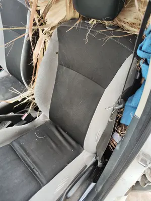 Foto de ASIENTO DELANTERO IZQUIERDO RENAULT CLIO III 1.5 dCi Diesel FAP (75 CV / 55 KW) foto 2