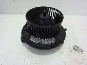 Foto de VENTILADOR CALEFACCION VOLKSWAGEN GOLF VII BERLINA (BQ1/BE2) 1.6 TDI (116 CV / 85 KW) referencia 5Q1819021E foto 8