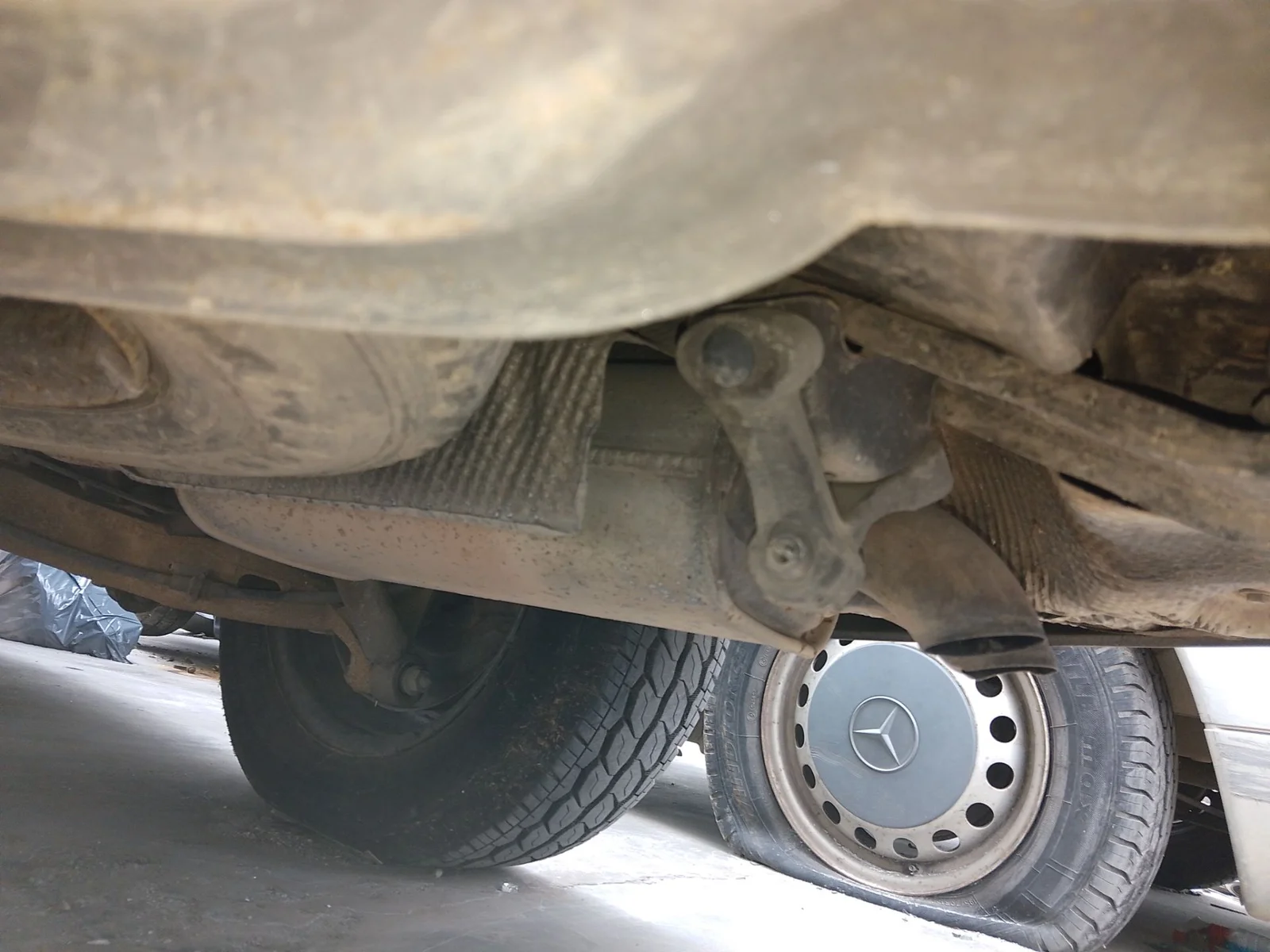 Foto de SILENCIADOR TRASERO VOLKSWAGEN T5 TRANSPORTER FURGÓN/COMBI (7H) 1.9 TDI CAT (AXB) (105 CV / 77 KW)