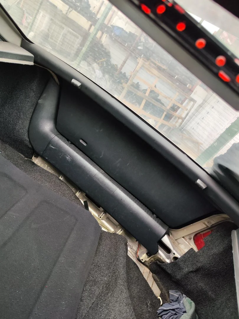 Foto de GUARNECIDO PORTON TRASERO SKODA OCTAVIA BERLINA (1U2) 1.9 TDI (90 CV / 66 KW)