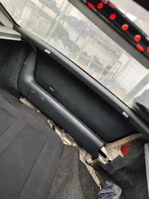 Foto de GUARNECIDO PORTON TRASERO SKODA OCTAVIA BERLINA (1U2) 1.9 TDI (90 CV / 66 KW)