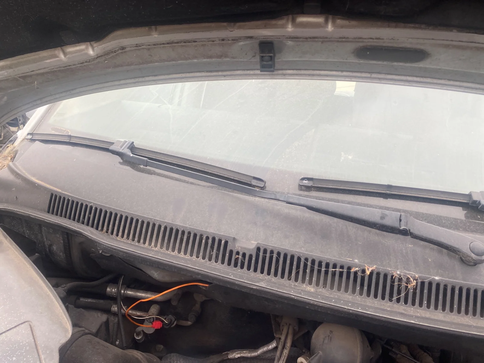 Foto de BRAZO LIMPIA DELANTERO DERECHO VOLKSWAGEN T5 TRANSPORTER BUS (7H) 2.5 TDI (131 CV / 96 KW)