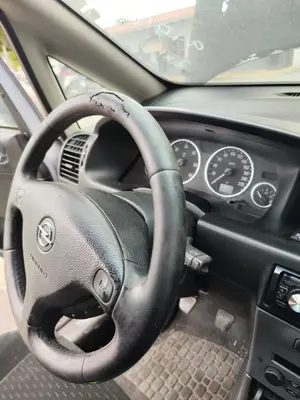 Foto de VOLANTE OPEL ZAFIRA A 2.0 DTI (101 CV / 74 KW)