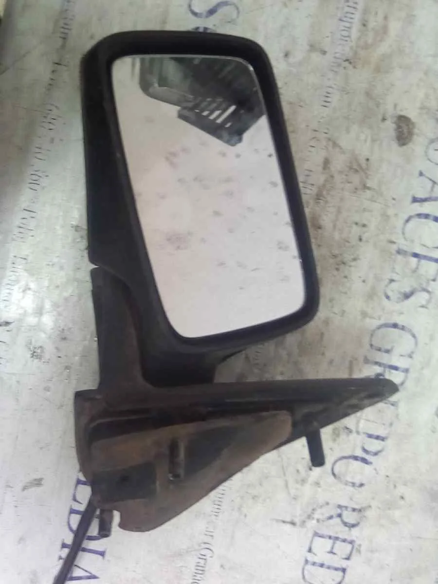 Foto de RETROVISOR IZQUIERDO VOLKSWAGEN VENTO (1H2) 1.6 (75 CV / 55 KW) referencia 0156716