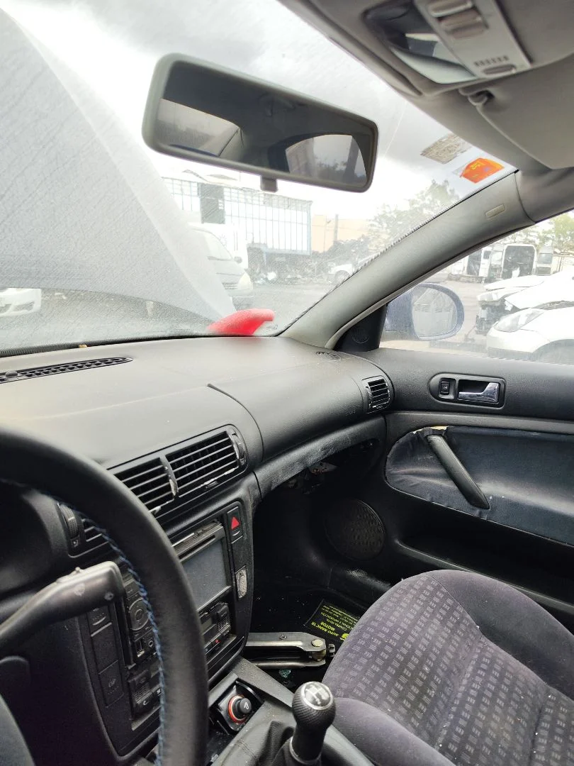 Foto de AIRBAG DELANTERO DERECHO VOLKSWAGEN PASSAT BERLINA (3B3) 1.9 TDI (131 CV / 96 KW) referencia 3B0880204H