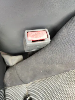 Foto de PRETENSOR AIRBAG DERECHO CHEVROLET LACETTI 1.6 CAT (109 CV / 80 KW)