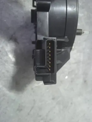 Foto de ANILLO AIRBAG VOLKSWAGEN GOLF V (1K1)(10.2003) 1.9 TDI (90 CV / 66 KW) referencia 1K0959653C foto 3