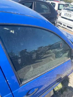 Foto de LUNA DELANTERA DERECHA VOLKSWAGEN GOLF IV BERLINA (1J1)(10.1997) 1.9 TDI (110 CV / 81 KW)