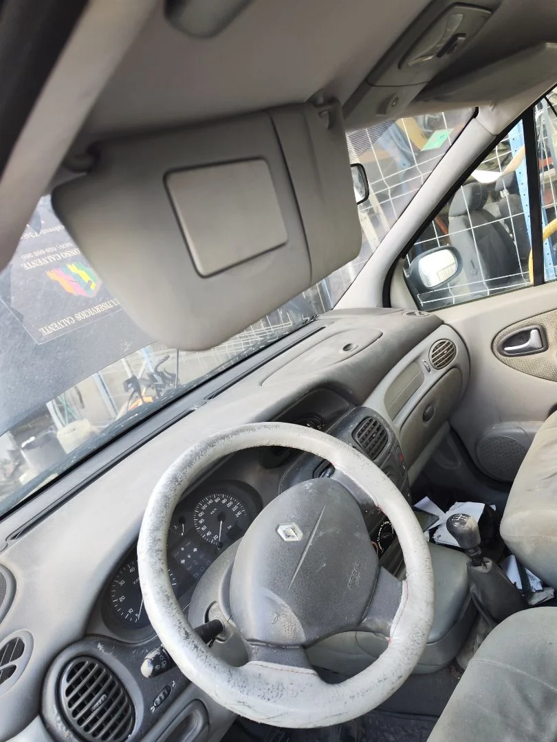 Foto de PARASOL IZQUIERDO RENAULT SCENIC I (JA...) 1.9 dCi Diesel CAT (102 CV / 75 KW)