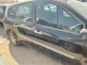 Foto de LUNA DELANTERA DERECHA RENAULT SCENIC II (JM) 1.5 dCi Diesel (101 CV / 74 KW) referencia 8200120588 foto 3