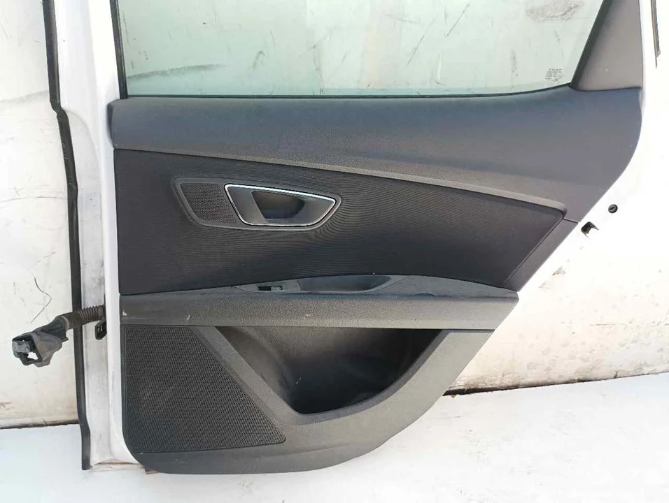 Foto de GUARNECIDO PUERTA TRASERA DERECHA SEAT LEON (5F1) 1.6 TDI (105 CV / 77 KW) referencia 5F4867212