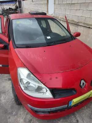 Foto de CAPO RENAULT CLIO III 1.5 dCi Diesel CAT (86 CV / 63 KW)