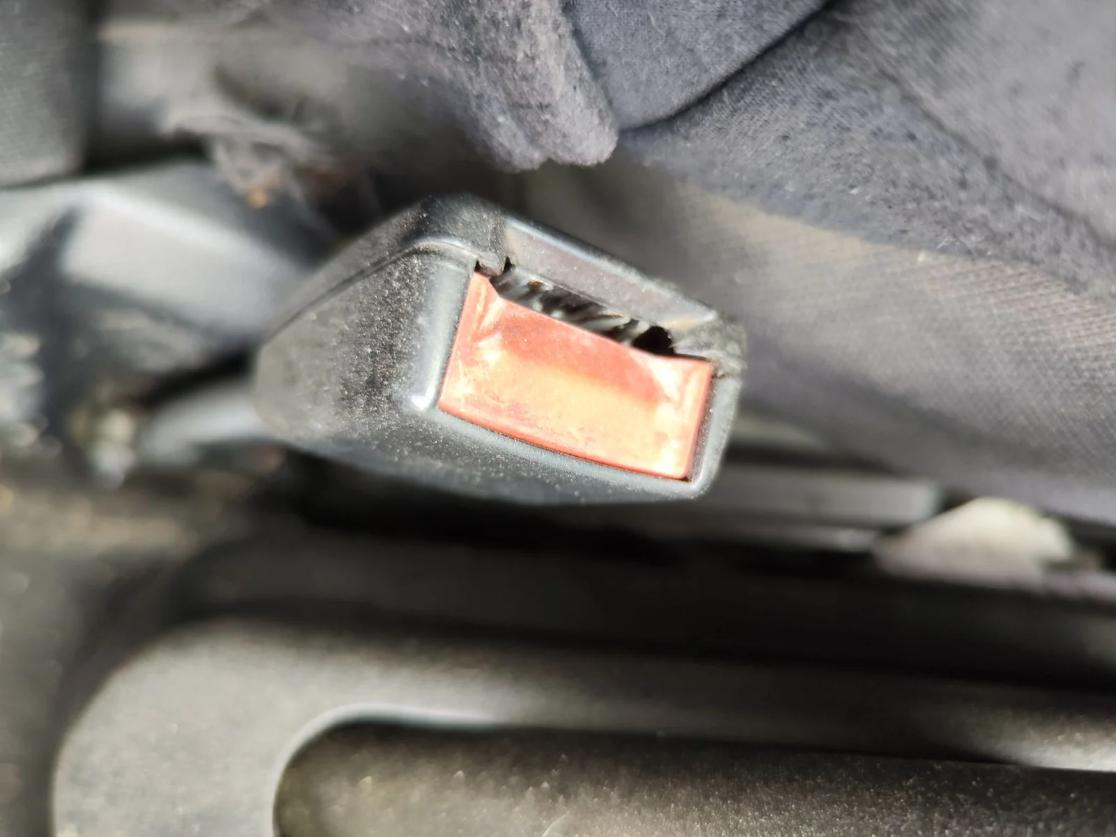 Foto de ENGANCHE CINTURON DELANTERO IZQUIERDO FORD FIESTA (CBK) 1.4 TDCi CAT (68 CV / 50 KW)