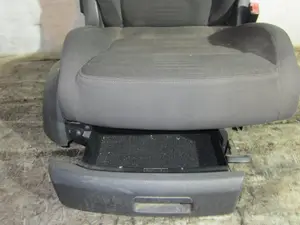 Foto de ASIENTO DELANTERO DERECHO VOLKSWAGEN TOURAN (1T2) 1.9 TDI (105 CV / 77 KW) referencia 1K4881106ME foto 6