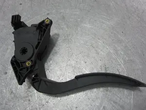 Foto de POTENCIOMETRO PEDAL RENAULT CLIO IV GRANDTOUR 0.9 Energy (90 CV / 66 KW) referencia 180029347R foto 2