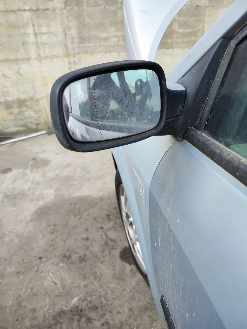 Foto de RETROVISOR IZQUIERDO RENAULT SCENIC II (JM) 1.9 dCi Diesel (120 CV / 88 KW)